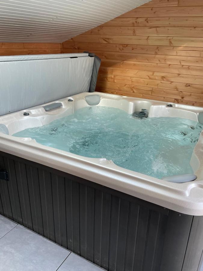 Magnifique Corps De Ferme Renove Avec Jacuzzi Villa Hillion Екстериор снимка